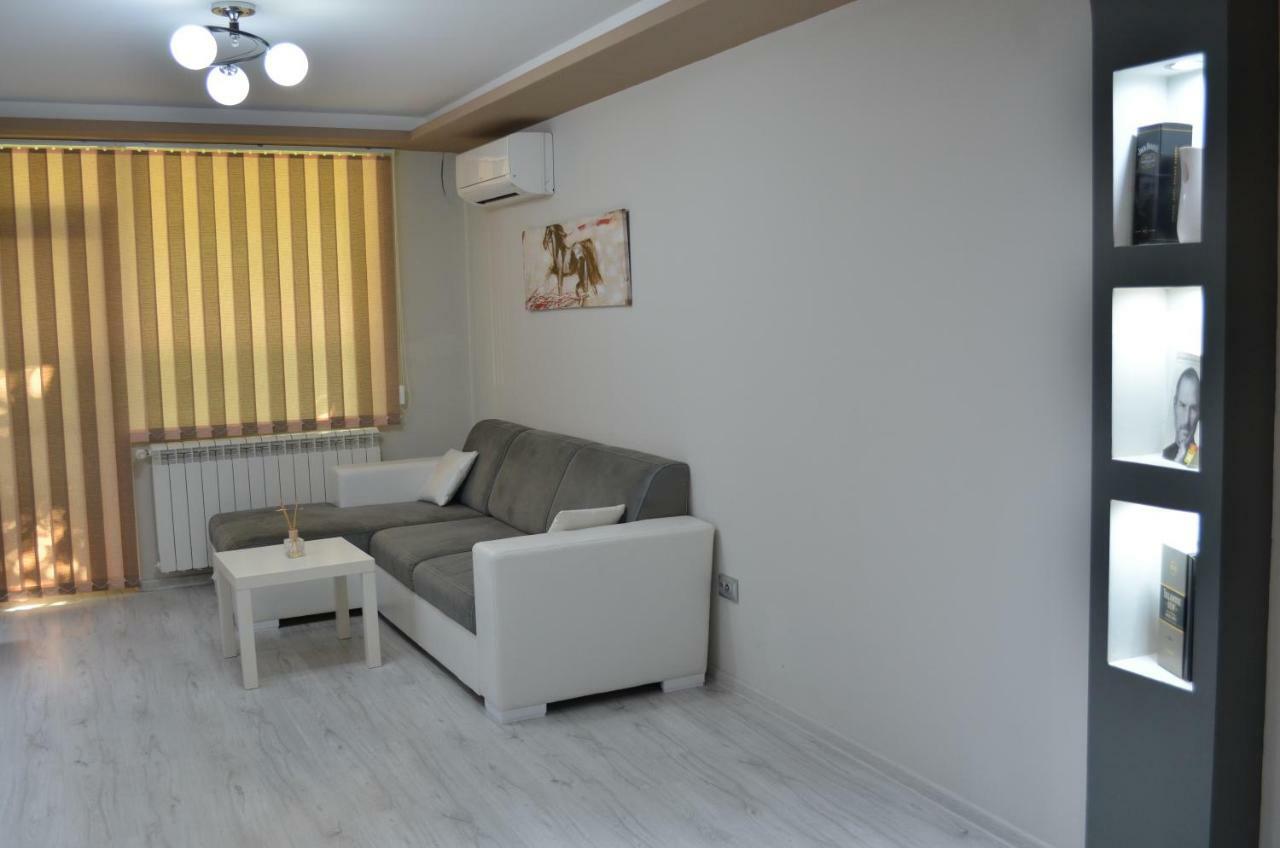 Luxury Apartment Near Varna, Located In Targovishte Exterior foto